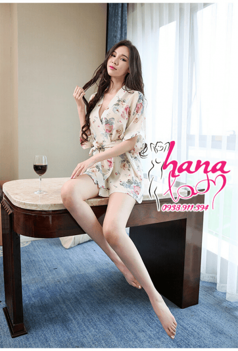 váy choàng trắng