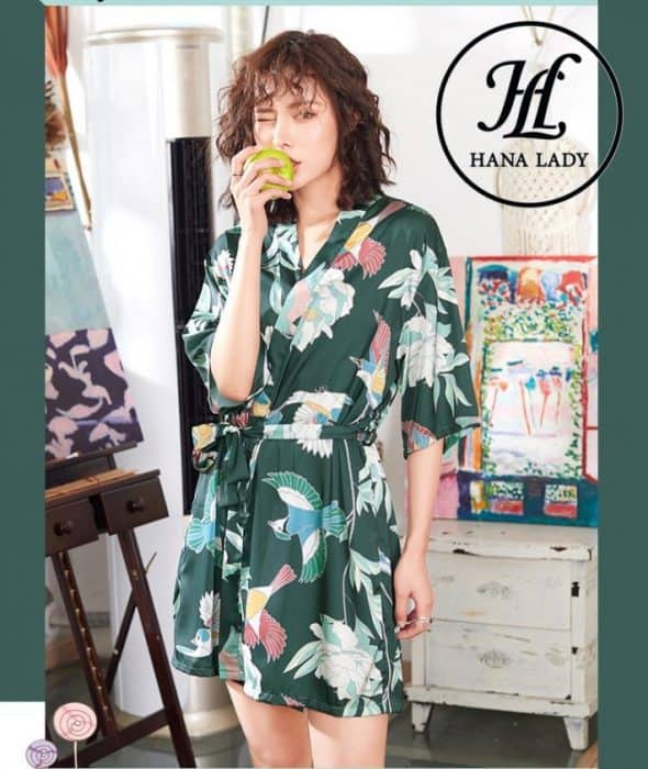 Váy ngủ đẹp cho u35 không thể bỏ qua 3 váy choàng