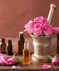 Dung dịch vệ sinh phụ nữ Lincare Rose 4 Tinh chất hoa hồng Lincare Rose