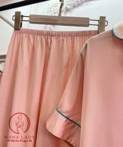 Pijama lụa tơ hồng phấn trơn thêu túi PJ269 3 Pijama lụa tơ hồng phấn trơn thêu túi PJ269 7