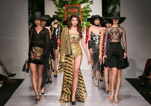Vedette là gì? Tìm hiểu về vị trí quyền lực nhất sàn diễn thời trang 1 Vedette là người mẫu ở giữa đại diện