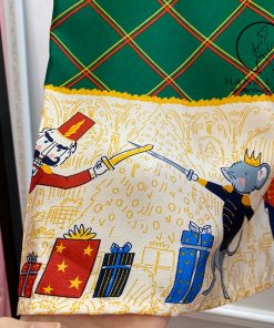 Pijama lụa satin lửng họa tiết lính chì hoàng gia PJ295 3 Pijama lụa satin lửng họa tiết lính chì hoàng gia PJ295 9