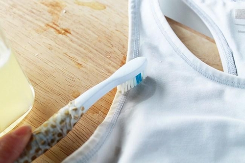 tẩy trắng quần áo nhanh chóng