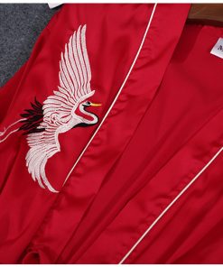 Áo choàng ngủ lụa tơ họa tiết chim hạc cao cấp VN380 4 Áo choàng ngủ lụa tơ họa tiết chim hạc cao cấp VN380 9