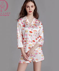 Pijama lụa tay lỡ quần cộc họa tiết môi PJ355 5 Pijama lụa tay lỡ quần cộc họa tiết môi PJ355 9