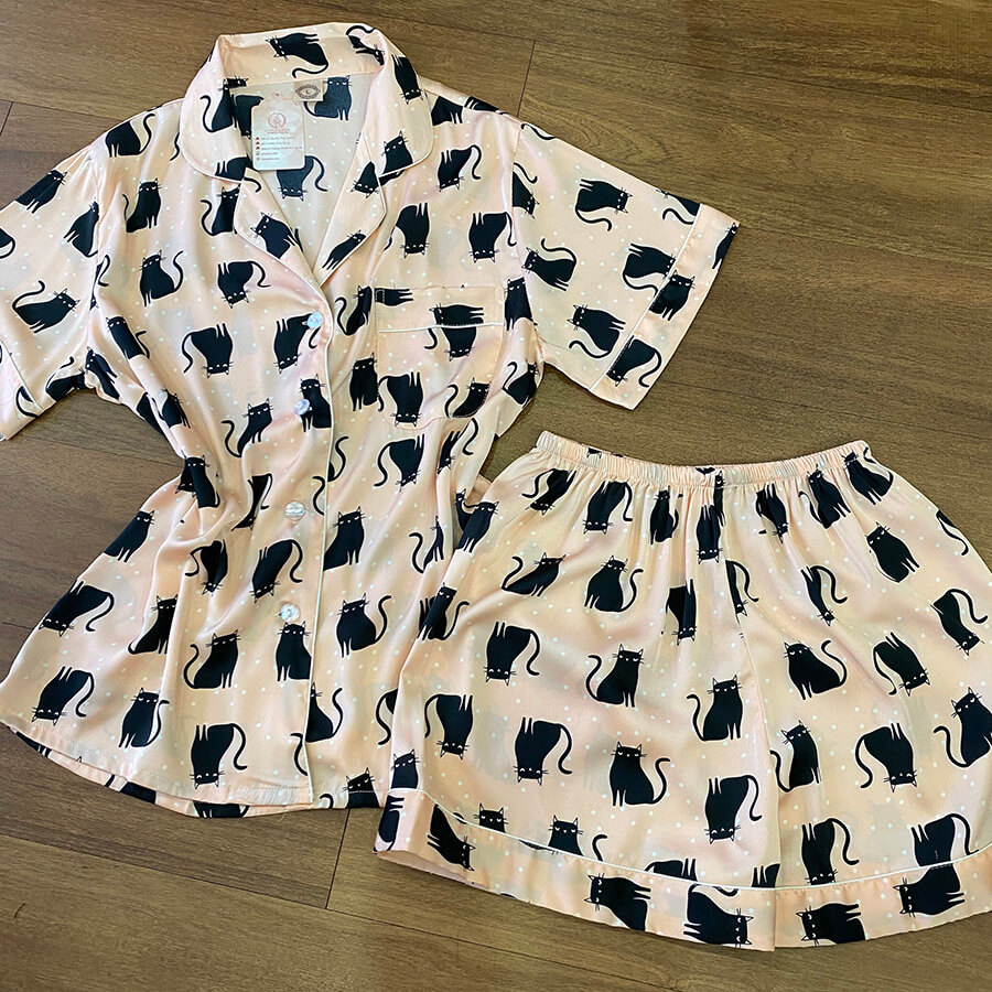 Pijama lụa tơ họa tiết mèo cute PJ357 9 Pijama lụa tơ họa tiết mèo cute PJ357 14