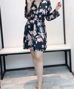 Áo choàng ngủ lụa hoa hồng đen cao cấp VN384 3 Áo choàng ngủ lụa hoa hồng đen cao cấp VN384 6