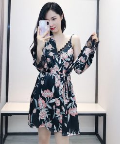 Váy ngủ lụa kèm choàng hoa hồng đen cao cấp VN30284 4 Váy ngủ lụa kèm choàng hoa hồng đen cao cấp VN30284 7