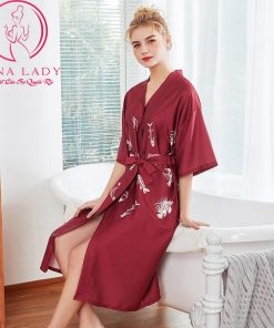 Áo choàng ngủ lụa tơ xương cá cao cấp VN391 6 Áo choàng ngủ lụa tơ xương cá cao cấp VN391 12