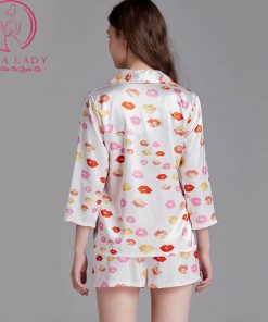 Pijama lụa tay lỡ quần cộc họa tiết môi PJ355 3 Pijama lụa tay lỡ quần cộc họa tiết môi PJ355 7