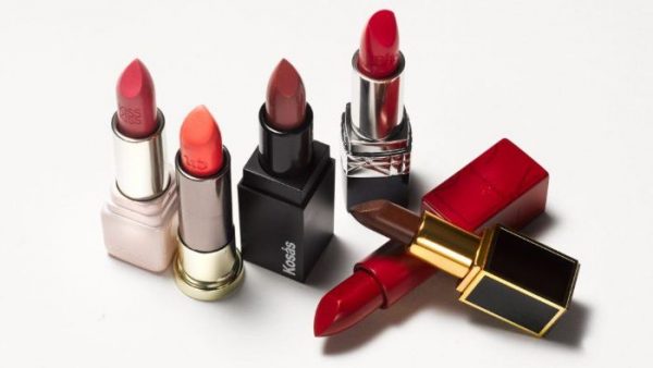 Đối với đại đa số cô gái ngày nay thì son môi giống như là vật bất ly thân