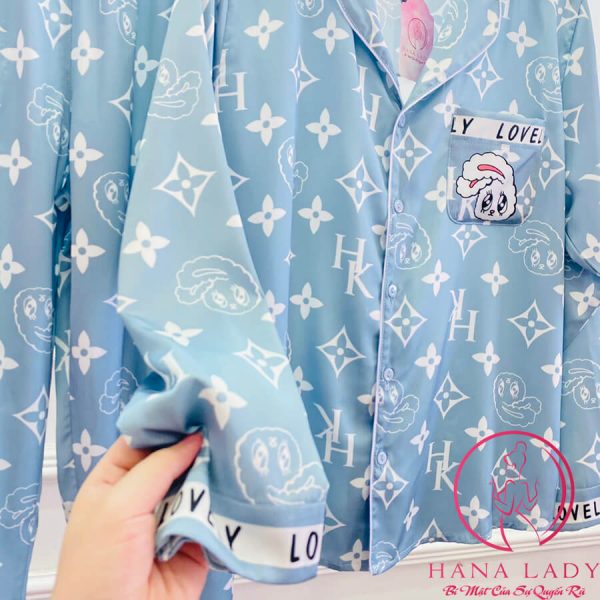 Pijama lụa họa tiết Chanel sang chảnh viền chữ siêu style - xanh PJ459BL 11 Pijama lụa họa tiết Chanel sang chảnh viền chữ siêu style - xanh PJ459BL 20