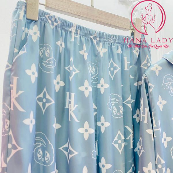 Pijama lụa họa tiết Chanel sang chảnh viền chữ siêu style - xanh PJ459BL 12 Pijama lụa họa tiết Chanel sang chảnh viền chữ siêu style - xanh PJ459BL 21