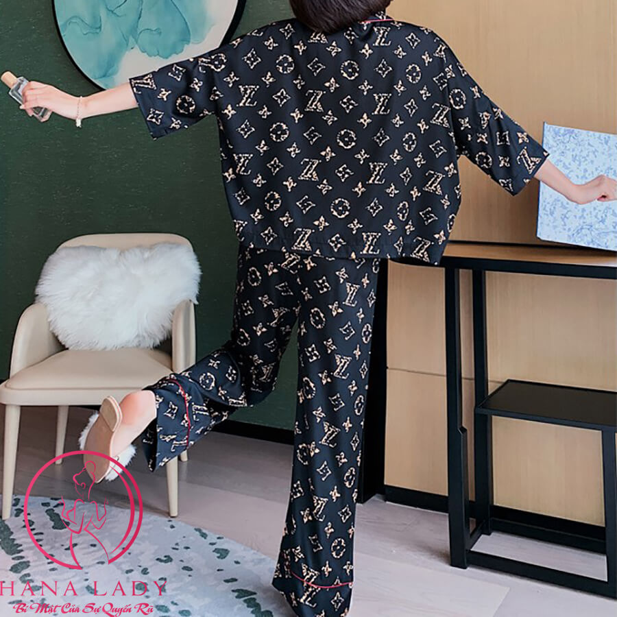 Pijama đồ ngủ lụa tơ cánh tiên cao cấp họa tiết chanel đen sang chảnh PJ472  - Hana Lady