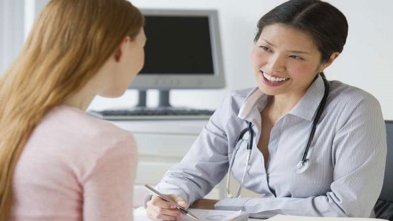 Nguyên nhân bị nhũ hoa có đốm trắng 3 Bạn nên đến gặp bác sĩ nếu có biểu hiện bất thường