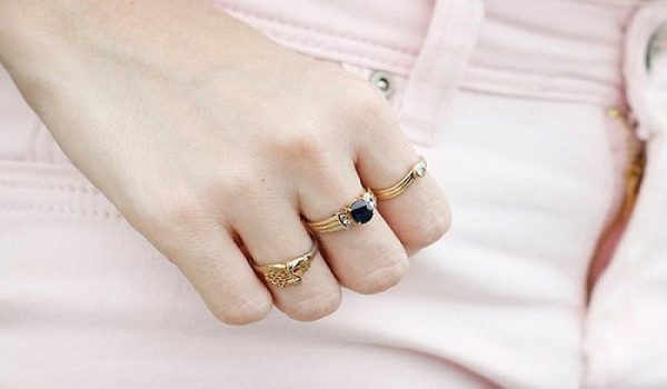 Ý nghĩa ngón tay đeo nhẫn mang thông điệp gì? 5