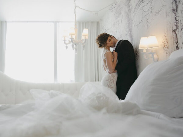 Tần suất quan hệ vợ chồng mới cưới bao nhiêu? 2 lợi ích 1