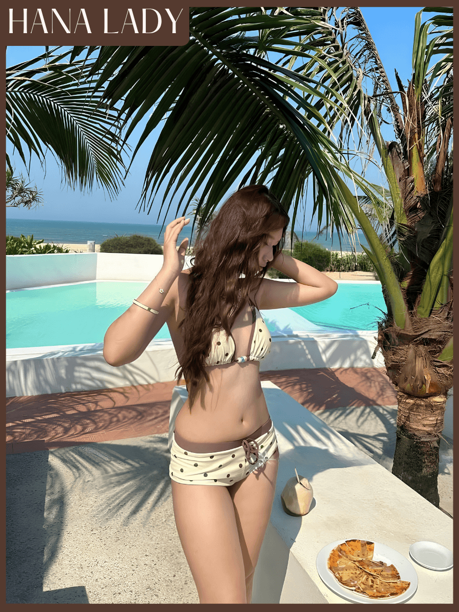 main-02 Bikini 2 Mảnh Đi Biển Màu Vàng Phối Nâu Tây, Set Đồ Bơi Quần Cạp Thấp Họa Tiết Ngôi Sao Hottrend HanaLady - BN182 8